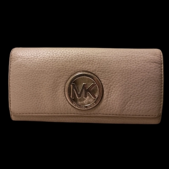 Michael Kors wallet - Picture 1 of 8